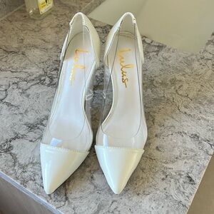 White Pointed Toe Pump